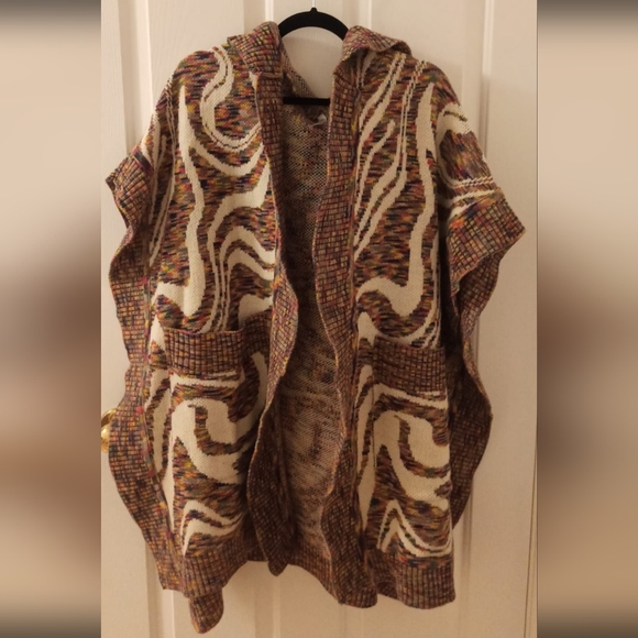 One Size Knit Cape - Picture 1 of 3